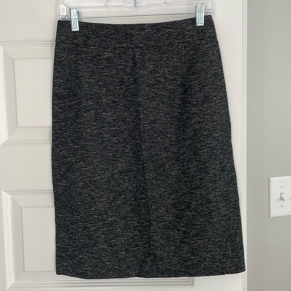 Theory Pencil Skirt - size 4 - like new!